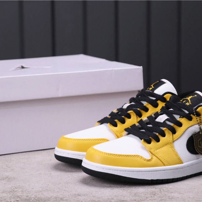 49USD Air Jordan 1 Low Sweater CZ4776-107 36-46 Air Jordan, Sneakers, Air Jordan 1 Low image