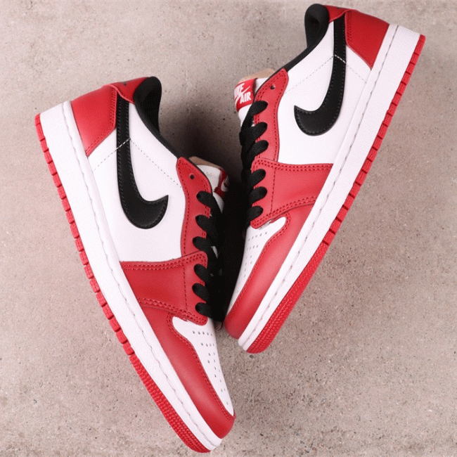 Close look US$62 Air Jordan 1 Low OG Chicago 705329-600 Size 40-47.5