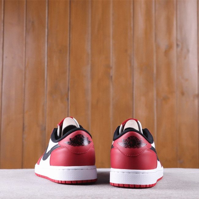 Close look US$62 Air Jordan 1 Low OG Chicago 705329-600 Size 40-47.5