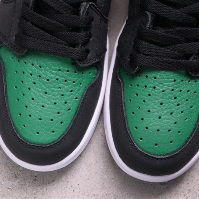 53USD Air Jordan 1 HIGH Pine Green 555088-030 SIZE 36-47.5 Sneakers, Air Jordan 1 High image