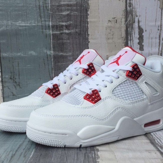 AAA AIR JORDAN4 for Men Timeless Design in a Wide Range of Sizes