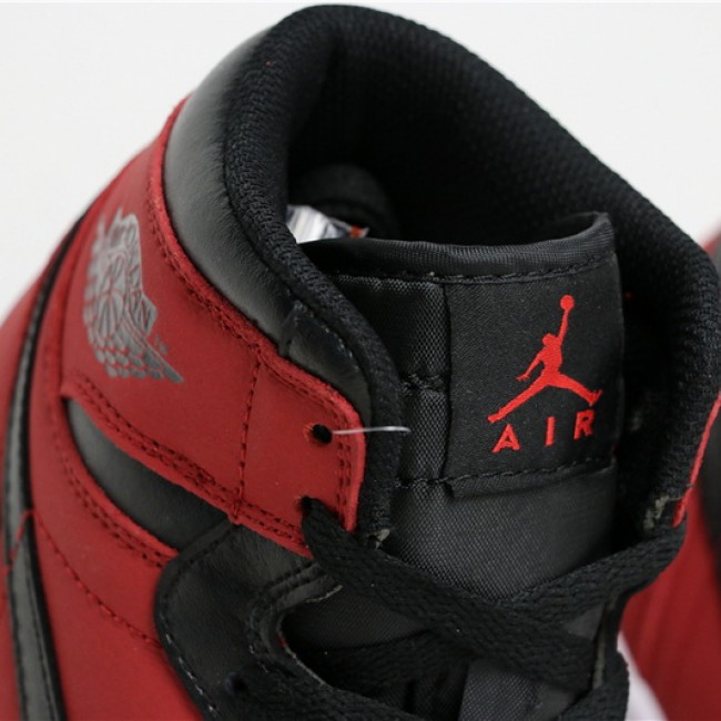 Close look Air Jordan1 Retro Mid Chicago - Sizes for Men