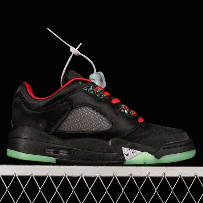 Close look CLOT X AIR JORDAN 5 RETRO LOW JADE BLACK CLASSIC JADE FIRE RED METALLIC SILVER DM4640-036