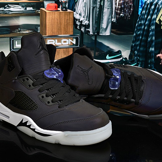 Close look Discount Air Jordan 5 Retro Premium Shoes Air Jordan 5s for Sale Score Your Perfect Pair