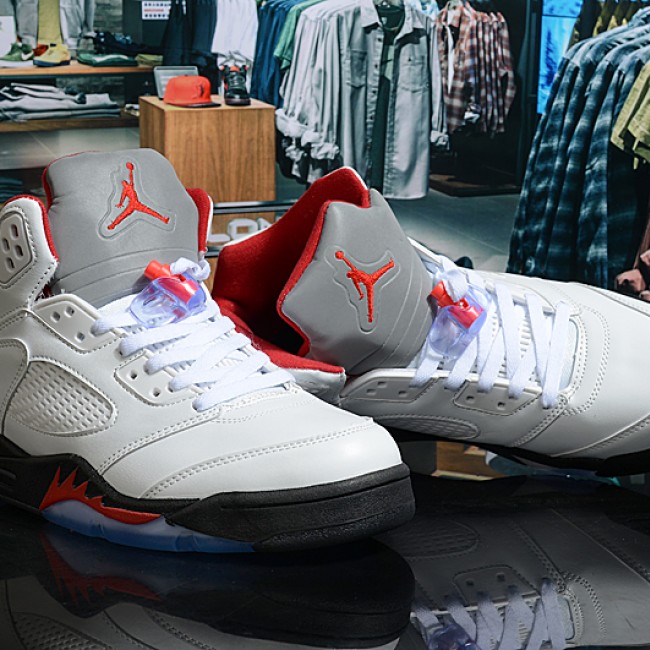 Close look Bulk Air Jordan 5 Retro SE Low Sneakers Wholesale Air Jordan 5s Affordable Style in Bulk