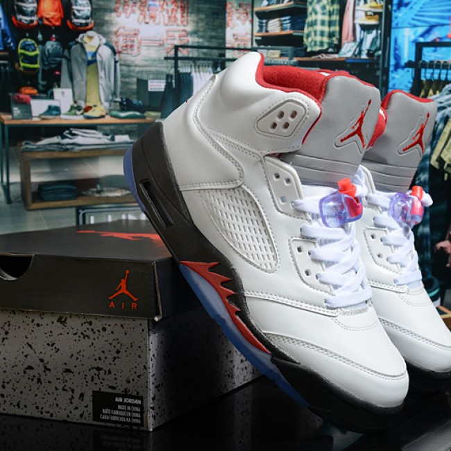 Close look Bulk Air Jordan 5 Retro SE Low Sneakers Wholesale Air Jordan 5s Affordable Style in Bulk