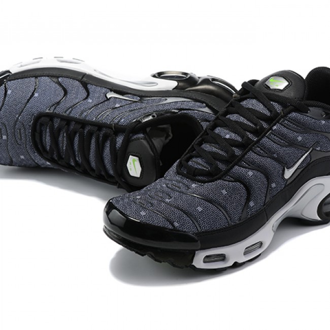 Close look Nike Air Max Plus DM7570-001 for Men