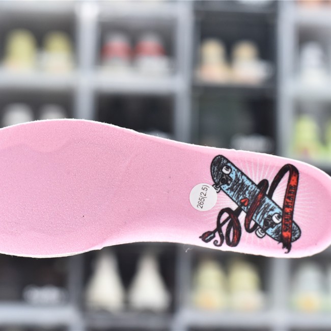 Close look YS Edition Nike SB Dunk Low x StrangeLove Valentine's Day Exclusive Cricket CT2552-800